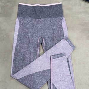 Pink leggings color pink and grey size XS very good condition